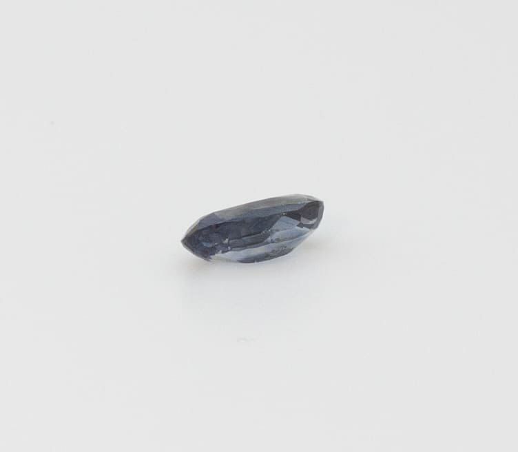 0.5ct Dodger Blue Sapphire VVS1 Oval Shape (7.6x4.1x2.8 mm) Unheated gemstone from Sri Lanka