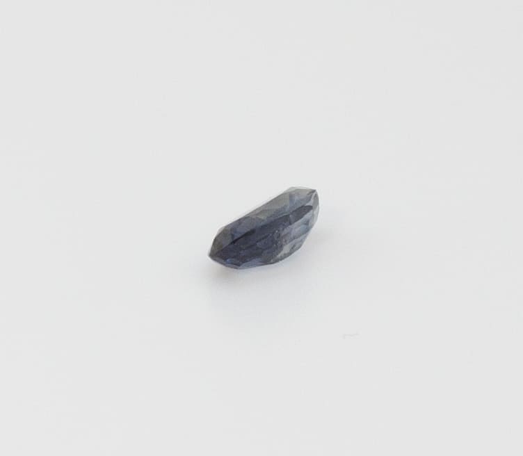 0.5ct Dodger Blue Sapphire VVS1 Oval Shape (7.6x4.1x2.8 mm) Unheated gemstone from Sri Lanka