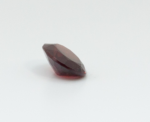 3.7ct Red Tourmaline VVS Oval Shape (11.2x8.6x4.3 mm) Unheated gemstone from Sri Lanka