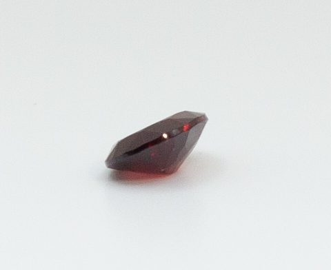 3.7ct Red Tourmaline VVS Oval Shape (11.2x8.6x4.3 mm) Unheated gemstone from Sri Lanka