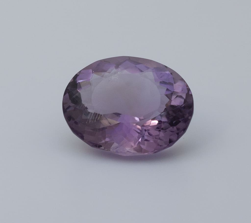 11.2ct Purple Amethyst VVS Oval Shape (16.9x13.9x8.5 mm) Unheated gemstone from Sri Lanka