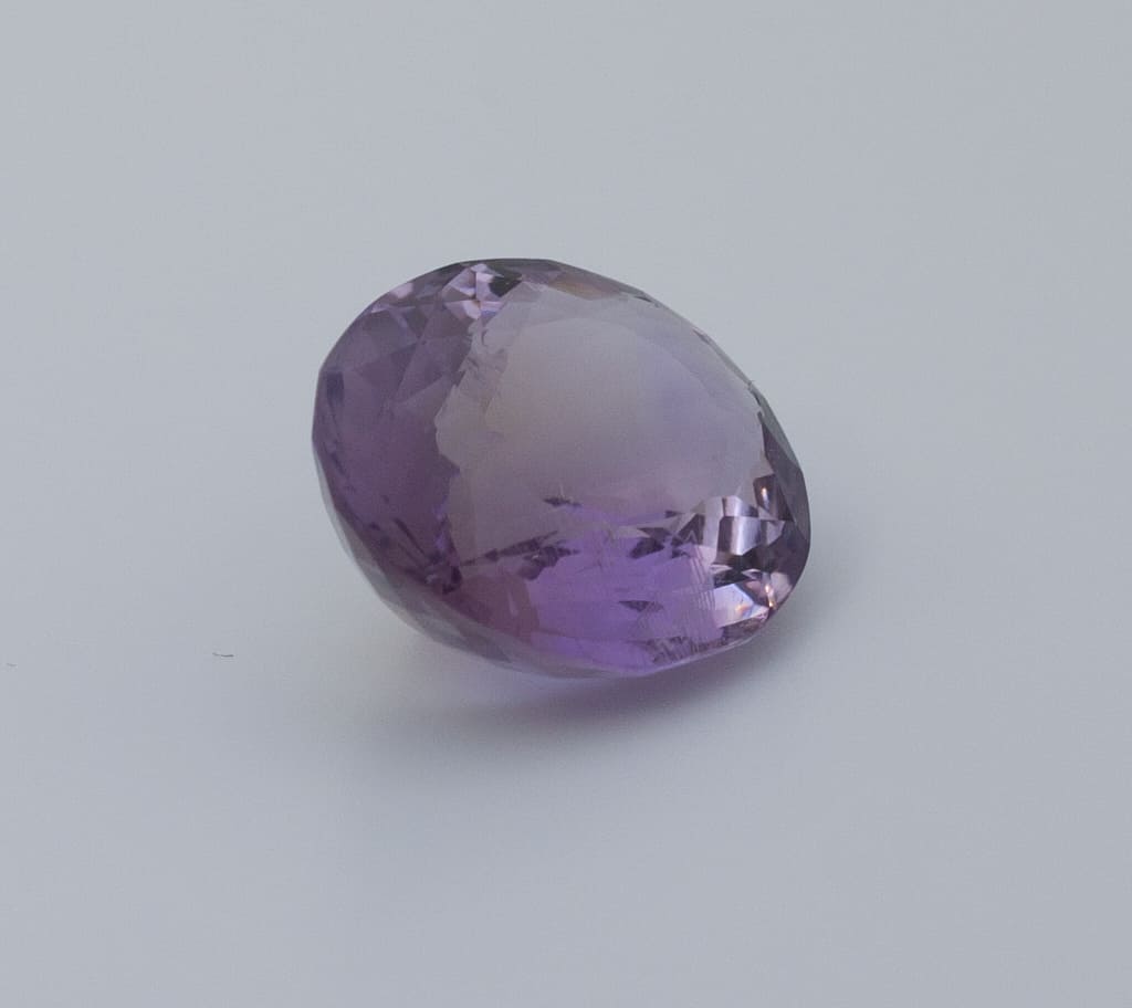 11.2ct Purple Amethyst VVS Oval Shape (16.9x13.9x8.5 mm) Unheated gemstone from Sri Lanka