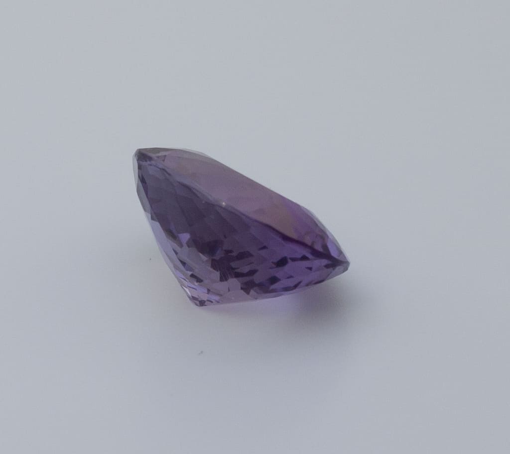 11.2ct Purple Amethyst VVS Oval Shape (16.9x13.9x8.5 mm) Unheated gemstone from Sri Lanka