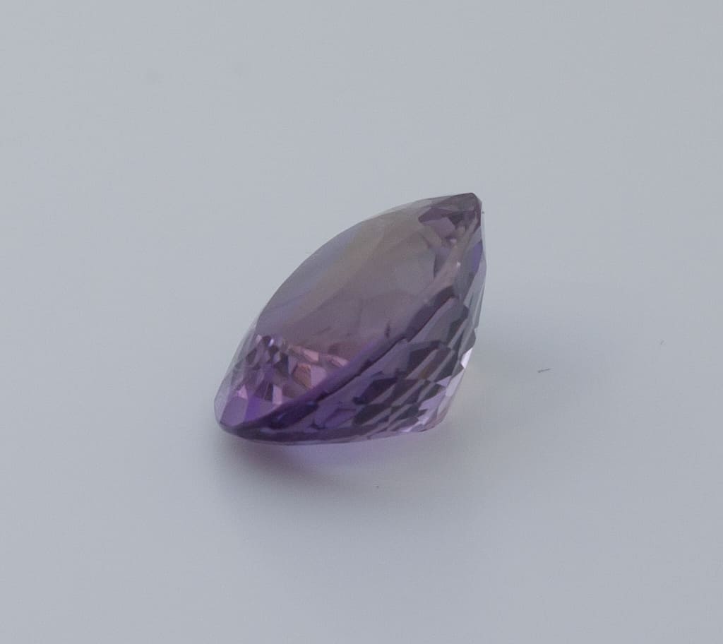 11.2ct Purple Amethyst VVS Oval Shape (16.9x13.9x8.5 mm) Unheated gemstone from Sri Lanka