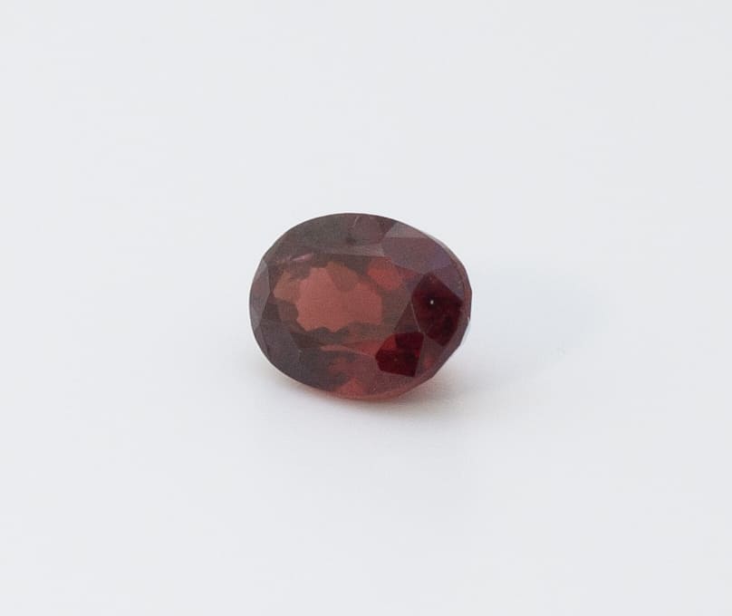 2.5ct Red Tourmaline VVS Oval Shape (8.9x6.4x5 mm) Unheated gemstone from Sri Lanka