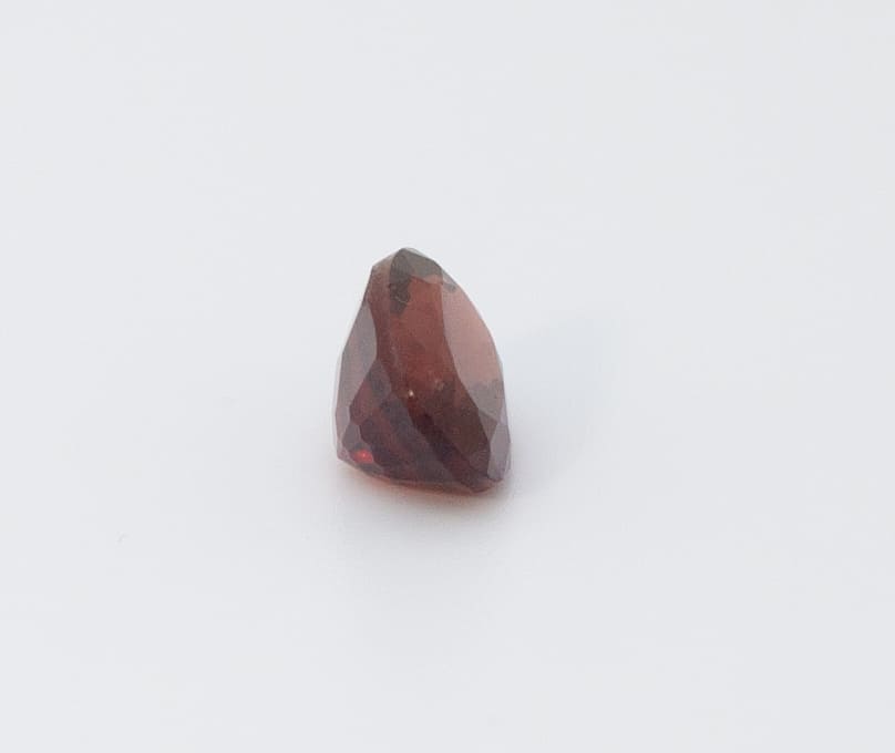 2.5ct Red Tourmaline VVS Oval Shape (8.9x6.4x5 mm) Unheated gemstone from Sri Lanka