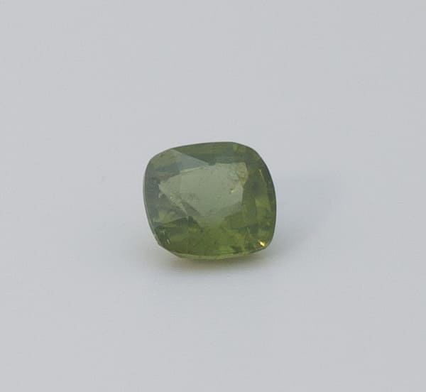 1.1ct Green Peridot SI1 Asscher Shape (5.8x5.7x3.4 mm) Unheated gemstone from Sri Lanka