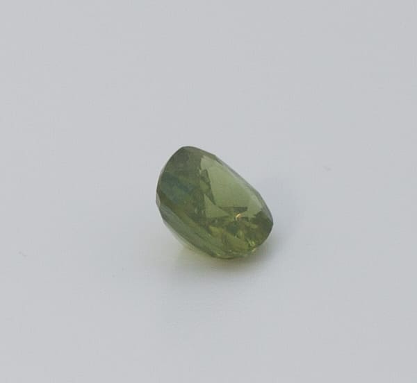 1.1ct Green Peridot SI1 Asscher Shape (5.8x5.7x3.4 mm) Unheated gemstone from Sri Lanka