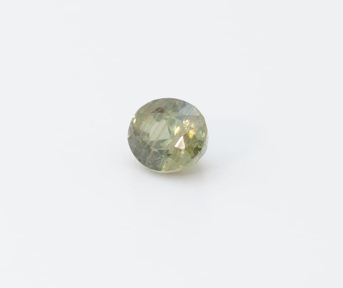 1ct Green Garnet Very slightly included (vsi) Oval Shape (5.8x4.9x4 mm) Unheated gemstone from Sri Lanka