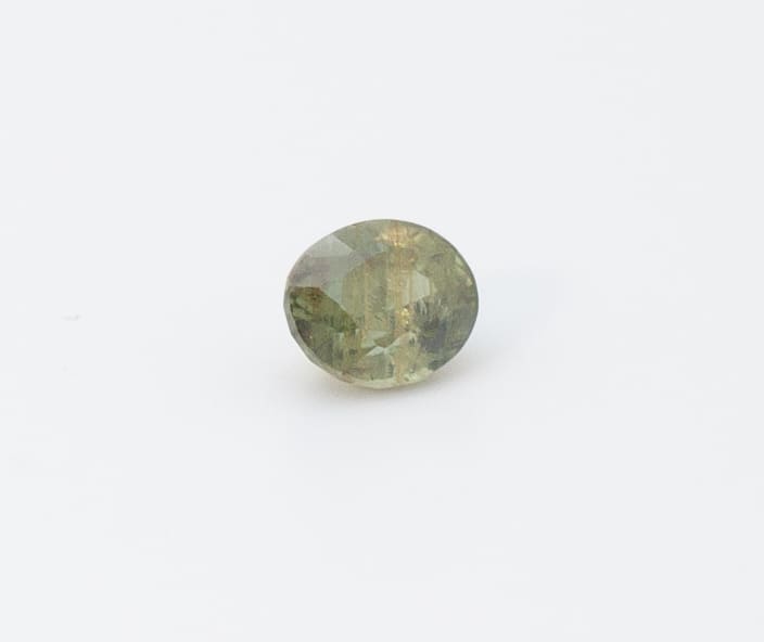 1ct Green Garnet Very slightly included (vsi) Oval Shape (5.8x4.9x4 mm) Unheated gemstone from Sri Lanka