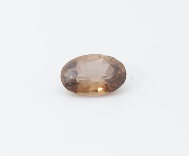 2.6ct Honey Chrysoberyl VVS Oval Shape (8.6x6.4x3.9 mm) Unheated gemstone from Sri Lanka