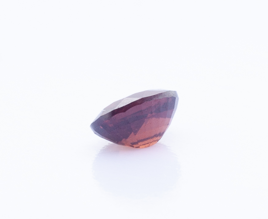 0.5ct Red Spinel VVS Oval Shape (5.2x4.2x2.7 mm) Unheated gemstone from Sri Lanka