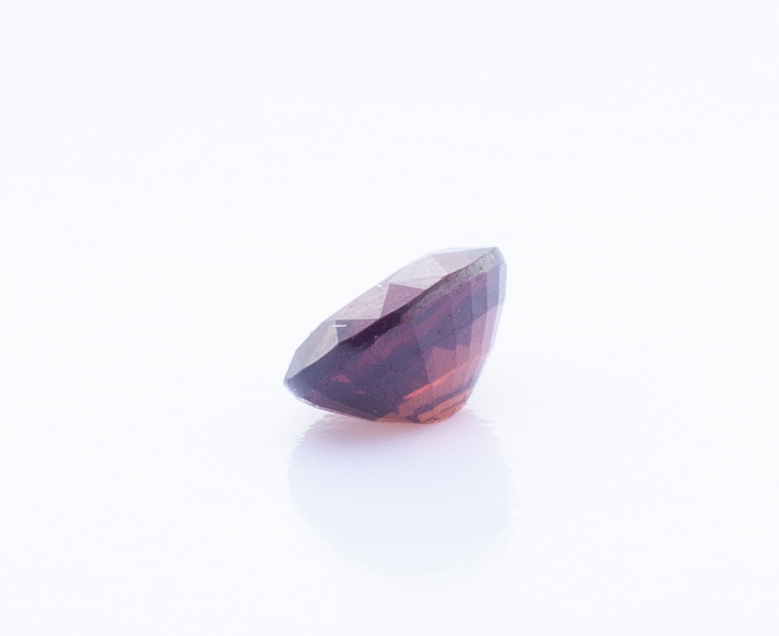 0.5ct Red Spinel VVS Oval Shape (5.2x4.2x2.7 mm) Unheated gemstone from Sri Lanka