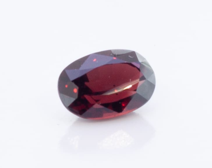 3.7ct Red Garnet VVS Oval Shape (10.5x7.2x5.3 mm) Unheated gemstone from Sri Lanka