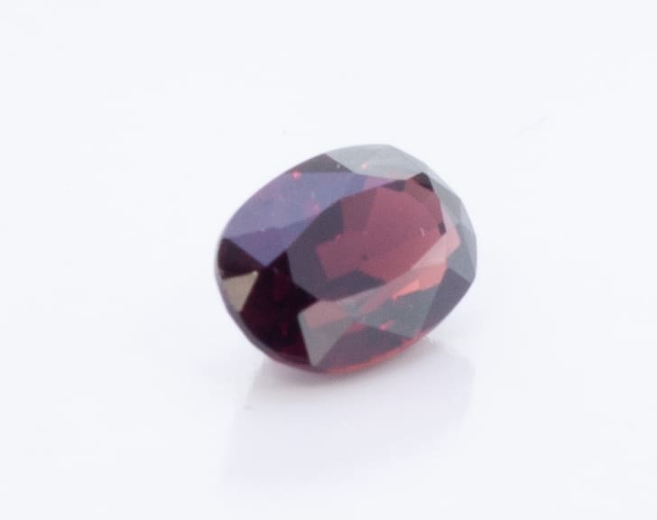 3.7ct Red Garnet VVS Oval Shape (10.5x7.2x5.3 mm) Unheated gemstone from Sri Lanka