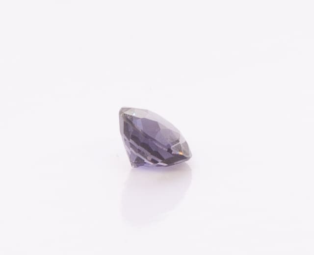 0.8ct Purple Spinel VVS Oval Shape (5.5x3.5x0 mm) Unheated gemstone from Sri Lanka