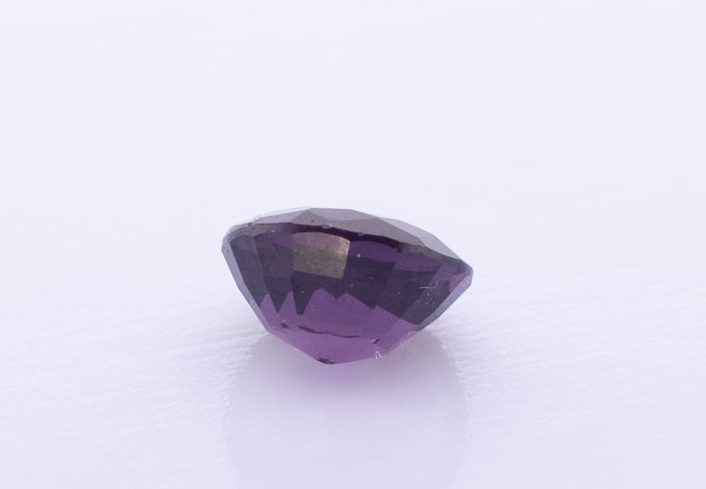 1ct Purple Spinel VVS Round Shape (5.9x3.5x0 mm) Unheated gemstone from Sri Lanka