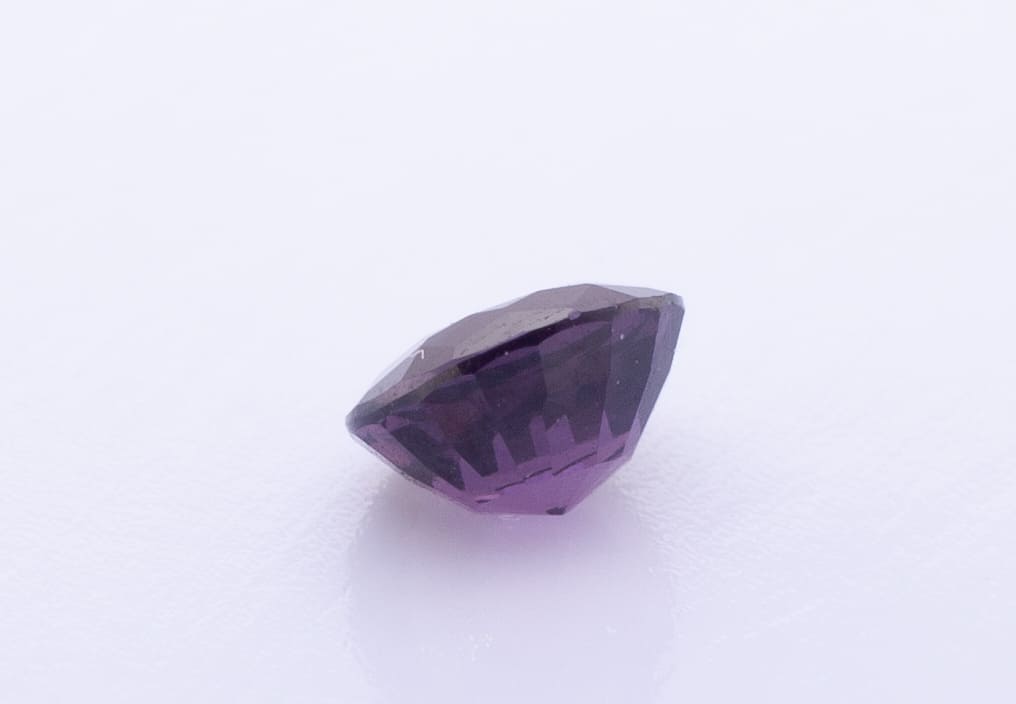 1ct Purple Spinel VVS Round Shape (5.9x3.5x0 mm) Unheated gemstone from Sri Lanka