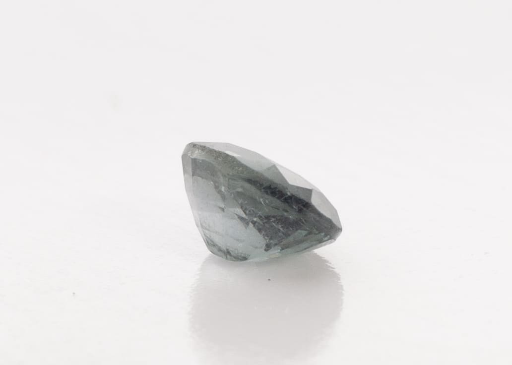 0.9ct White Spinel SI1 Oval Shape (6.7x5x3.5 mm) Unheated gemstone from Sri Lanka