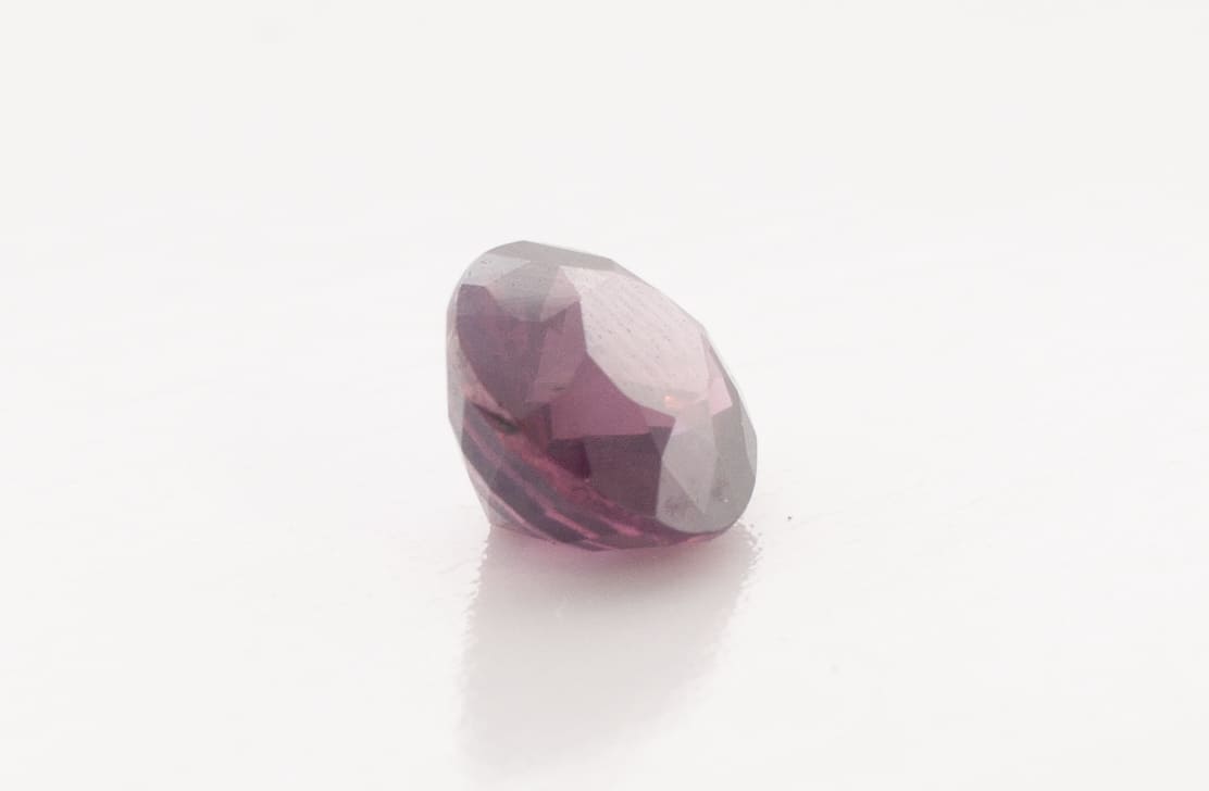 1.05ct Deep Pink Spinel VVS Oval Shape (6.6x5.4x3.8 mm) Unheated gemstone from Sri Lanka