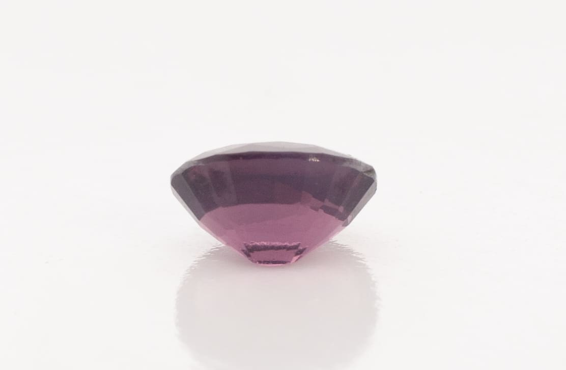 1.05ct Deep Pink Spinel VVS Oval Shape (6.6x5.4x3.8 mm) Unheated gemstone from Sri Lanka