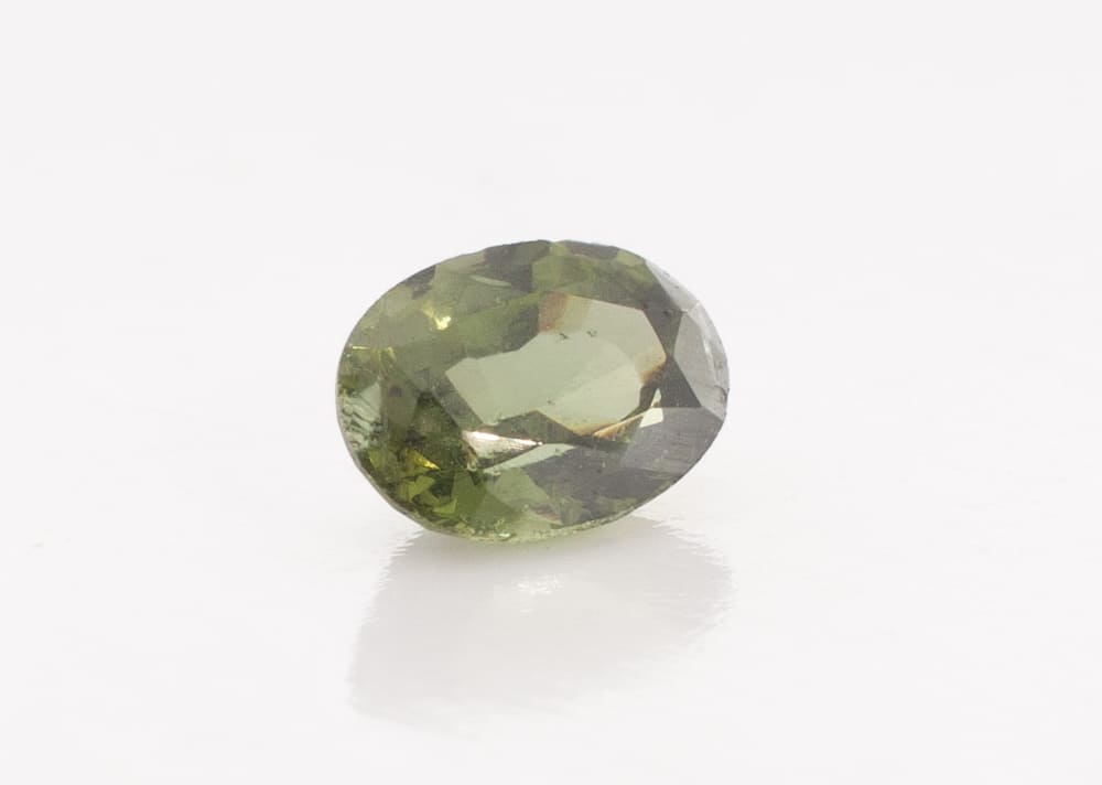 0.85ct Green Garnet SI1 Oval Shape (6.3x4.6x3.2 mm) Unheated gemstone from Sri Lanka