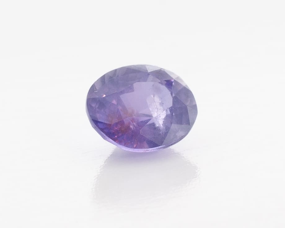 1.05ct Purple Sapphire Feather Oval Shape (6.1x5.4x3.8 mm) Unheated gemstone from Sri Lanka