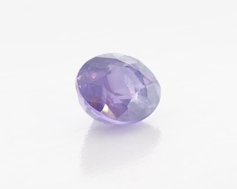 1.05ct Purple Sapphire Feather Oval Shape (6.1x5.4x3.8 mm) Unheated gemstone from Sri Lanka