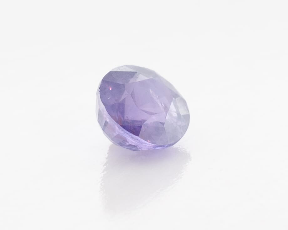 1.05ct Purple Sapphire Feather Oval Shape (6.1x5.4x3.8 mm) Unheated gemstone from Sri Lanka