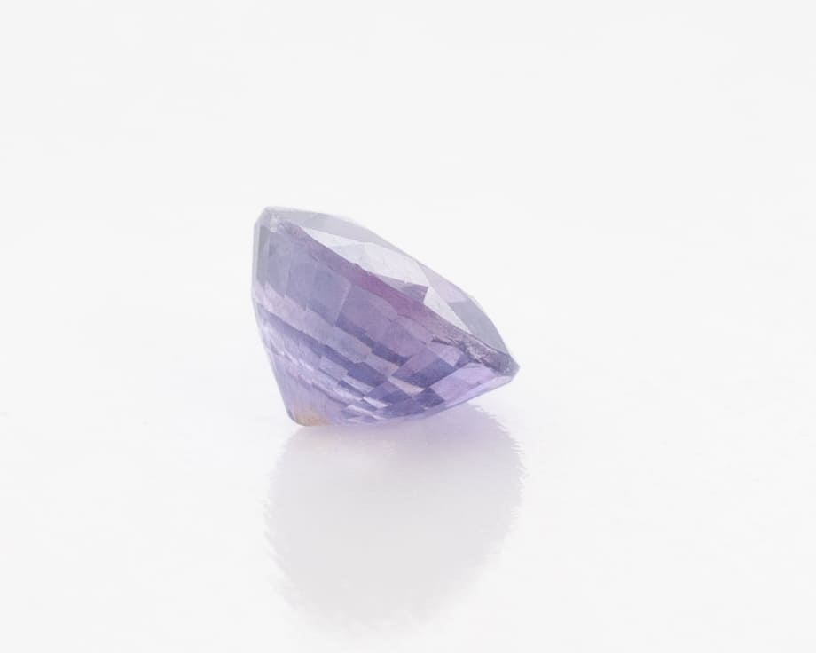 1.05ct Purple Sapphire Feather Oval Shape (6.1x5.4x3.8 mm) Unheated gemstone from Sri Lanka