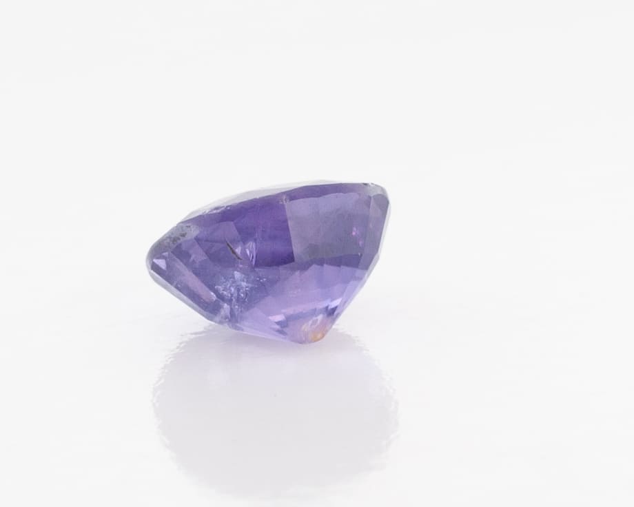 1.05ct Purple Sapphire Feather Oval Shape (6.1x5.4x3.8 mm) Unheated gemstone from Sri Lanka