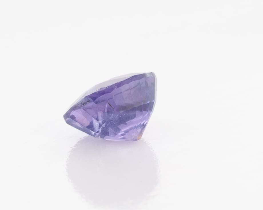 1.05ct Purple Sapphire Feather Oval Shape (6.1x5.4x3.8 mm) Unheated gemstone from Sri Lanka