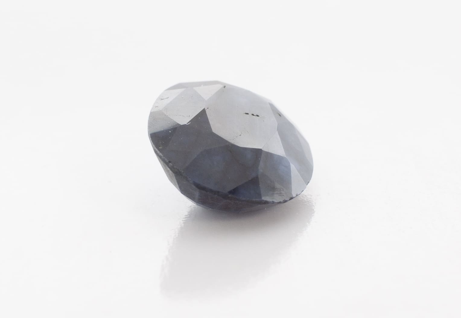 5.6ct Blue Sapphire SI1 Oval Shape (12.6x9.9x5.2 mm) Heated gemstone from Sri Lanka