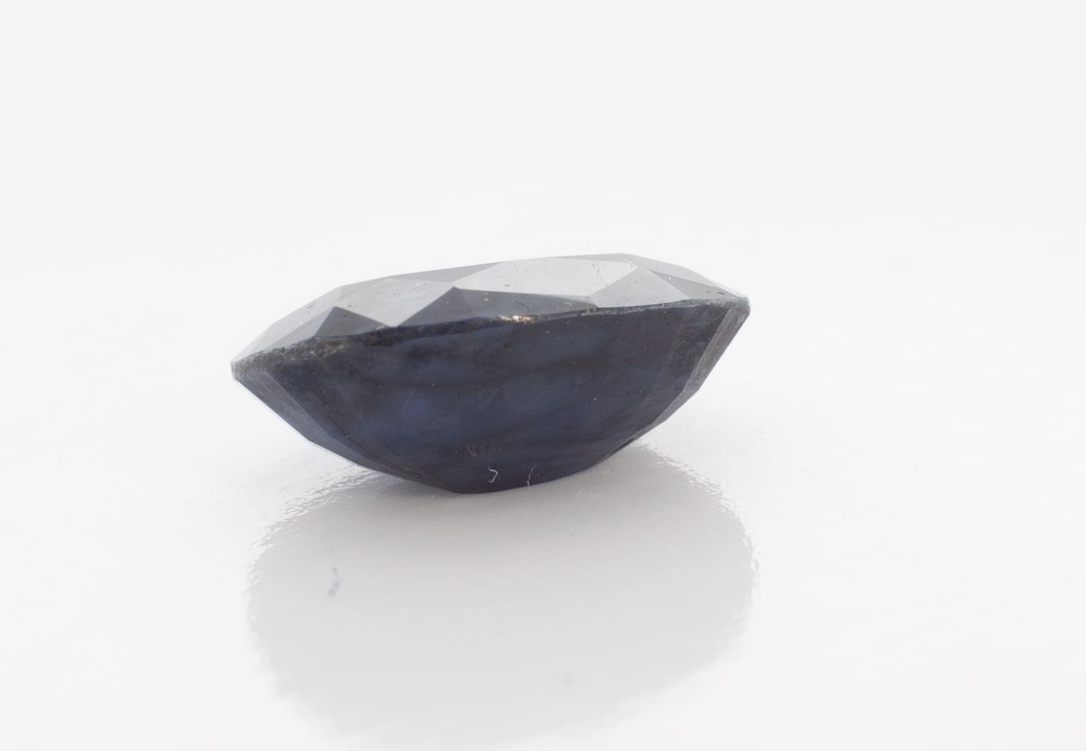 5.6ct Blue Sapphire SI1 Oval Shape (12.6x9.9x5.2 mm) Heated gemstone from Sri Lanka