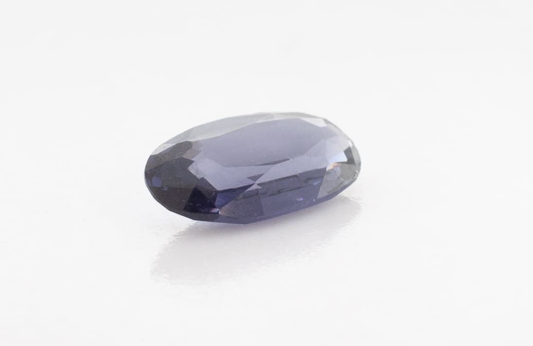 0.9ct Black Spinel VVS Oval Shape (8.1x4.7x2.4 mm) Unheated gemstone from Sri Lanka