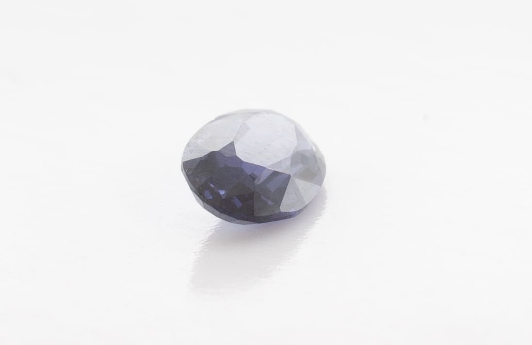 0.9ct Black Spinel VVS Oval Shape (8.1x4.7x2.4 mm) Unheated gemstone from Sri Lanka