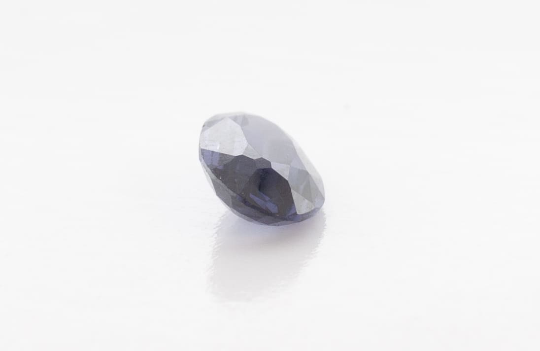 0.9ct Black Spinel VVS Oval Shape (8.1x4.7x2.4 mm) Unheated gemstone from Sri Lanka