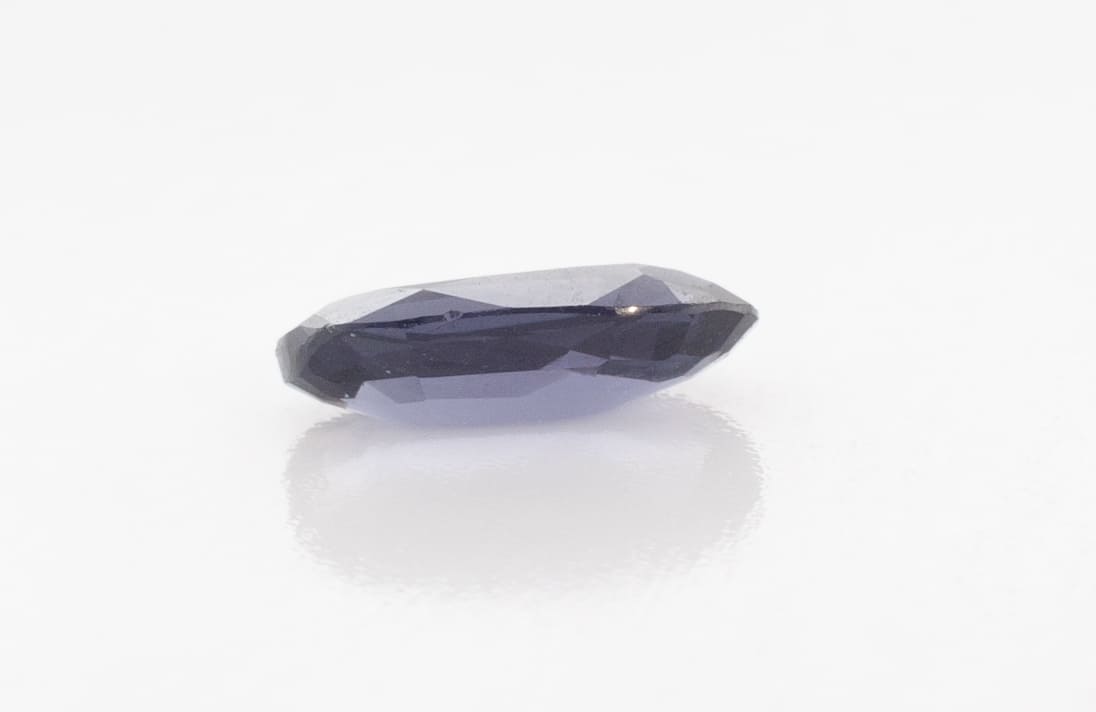 0.9ct Black Spinel VVS Oval Shape (8.1x4.7x2.4 mm) Unheated gemstone from Sri Lanka