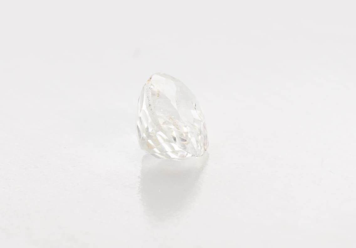 1ct White Sapphire SI2 Oval Shape (7x4.7x3.4 mm) Unheated gemstone from Sri Lanka