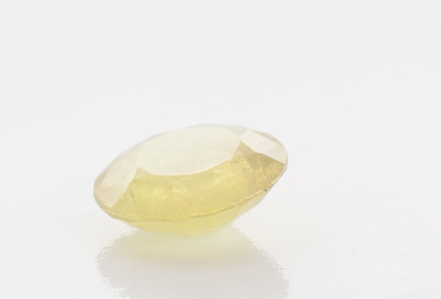 1.1ct Yellow Sapphire Cloud Round Shape (6.6x2.7x0 mm) Unheated gemstone from Sri Lanka