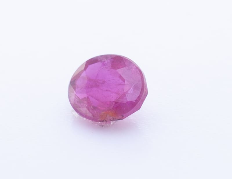 0.5ct Pale Violet Red Ruby SI1 Oval Shape (4.8x2.1x1.5 mm) Unheated gemstone from Sri Lanka