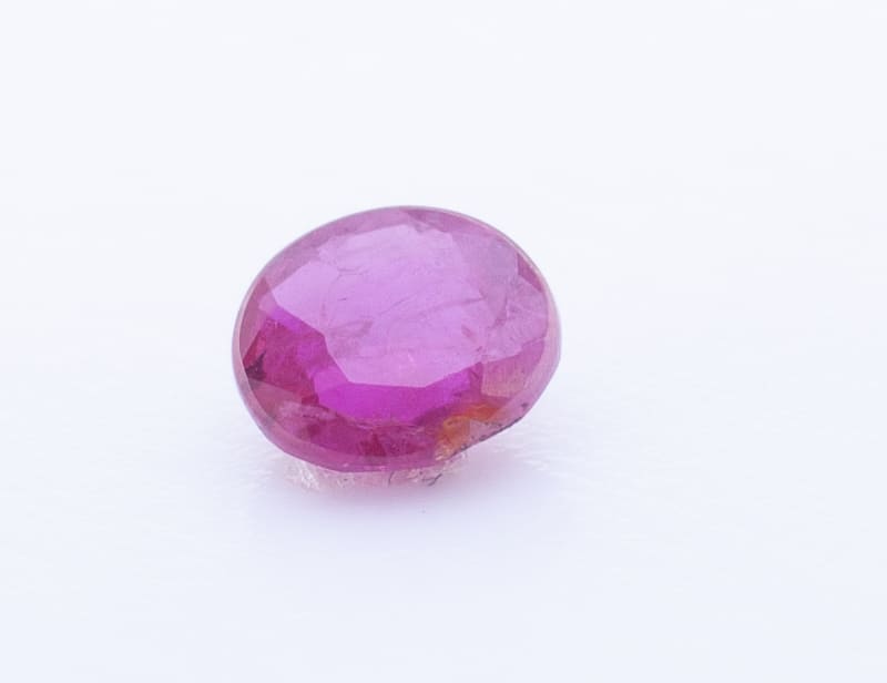 0.5ct Pale Violet Red Ruby SI1 Oval Shape (4.8x2.1x1.5 mm) Unheated gemstone from Sri Lanka