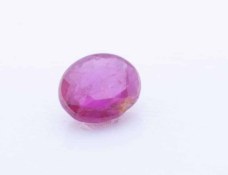 0.5ct Pale Violet Red Ruby SI1 Oval Shape (4.8x2.1x1.5 mm) Unheated gemstone from Sri Lanka