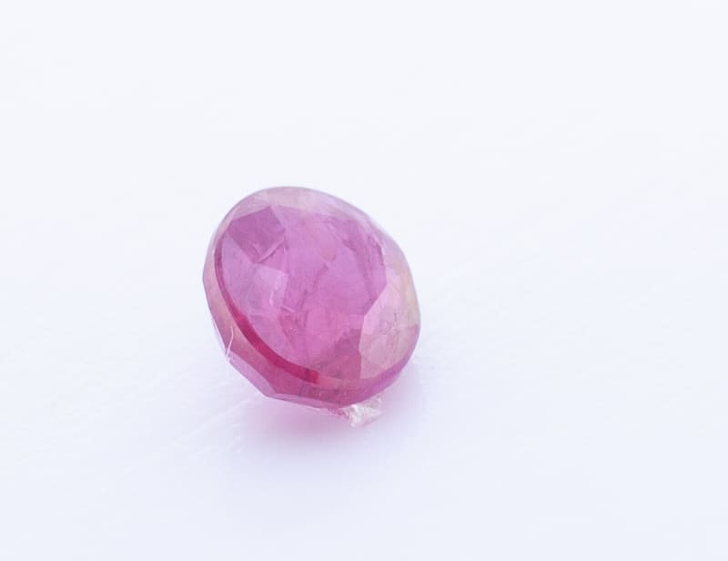 0.5ct Pale Violet Red Ruby SI1 Oval Shape (4.8x2.1x1.5 mm) Unheated gemstone from Sri Lanka