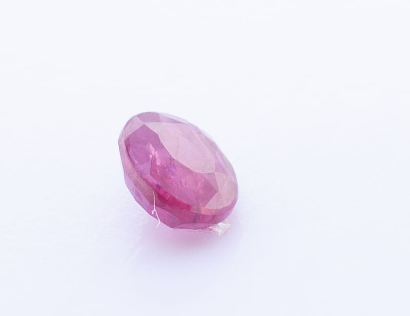 0.5ct Pale Violet Red Ruby SI1 Oval Shape (4.8x2.1x1.5 mm) Unheated gemstone from Sri Lanka