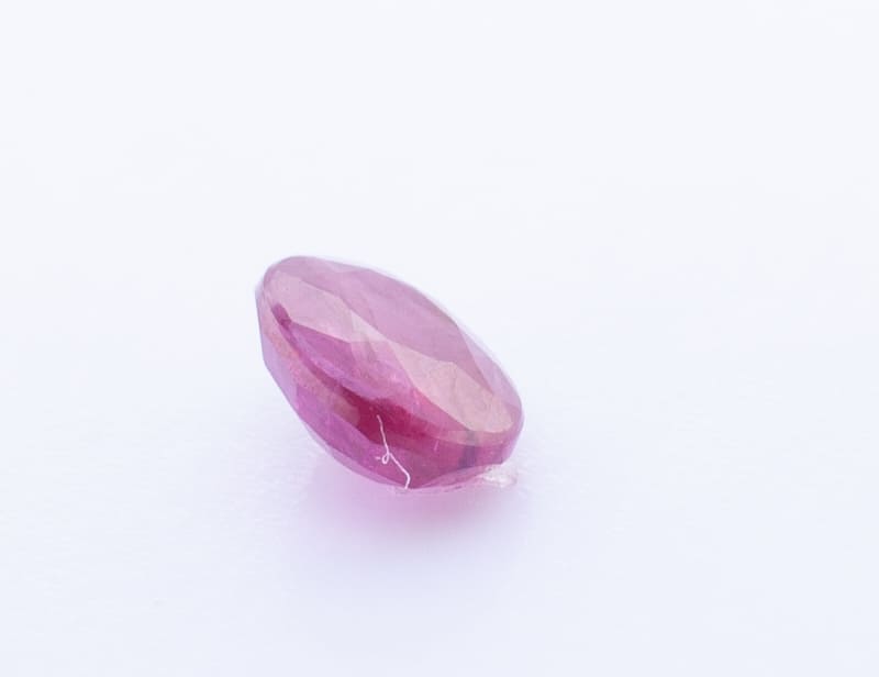 0.5ct Pale Violet Red Ruby SI1 Oval Shape (4.8x2.1x1.5 mm) Unheated gemstone from Sri Lanka