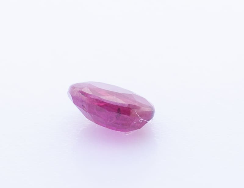 0.5ct Pale Violet Red Ruby SI1 Oval Shape (4.8x2.1x1.5 mm) Unheated gemstone from Sri Lanka