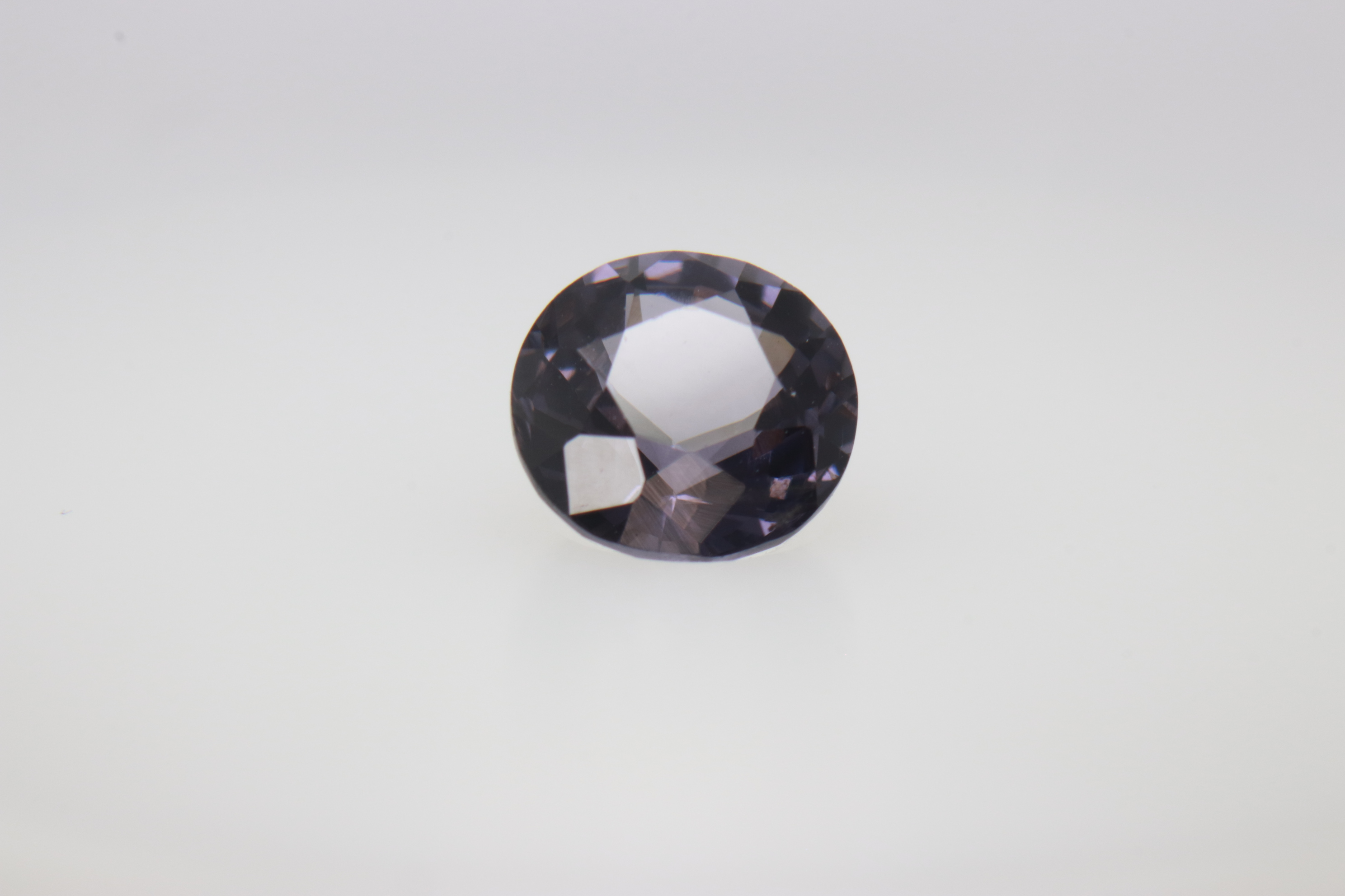 0.8ct Purple Spinel VVS Oval Shape (5.5x3.5x0 mm) Unheated gemstone from Sri Lanka