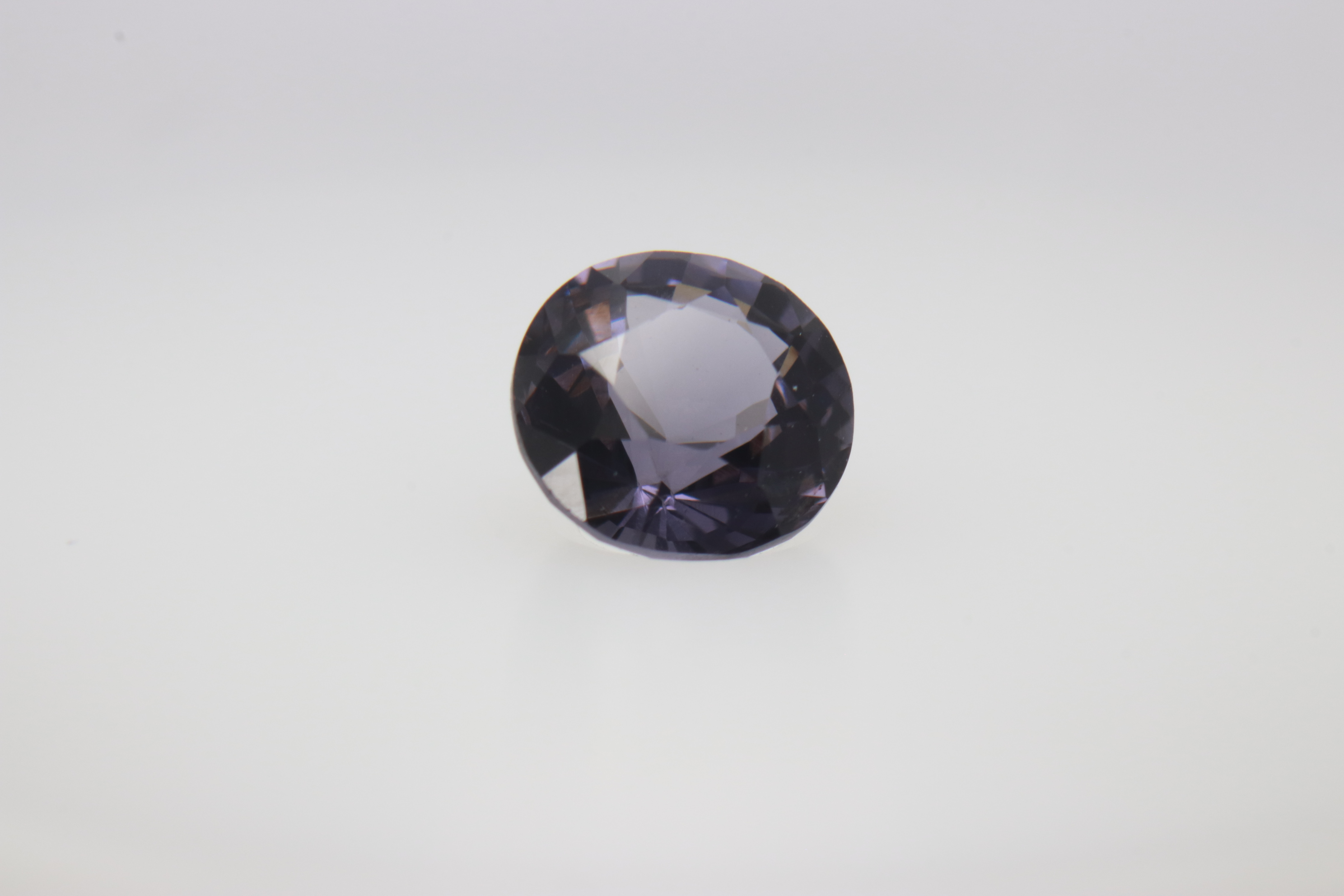 0.8ct Purple Spinel VVS Oval Shape (5.5x3.5x0 mm) Unheated gemstone from Sri Lanka