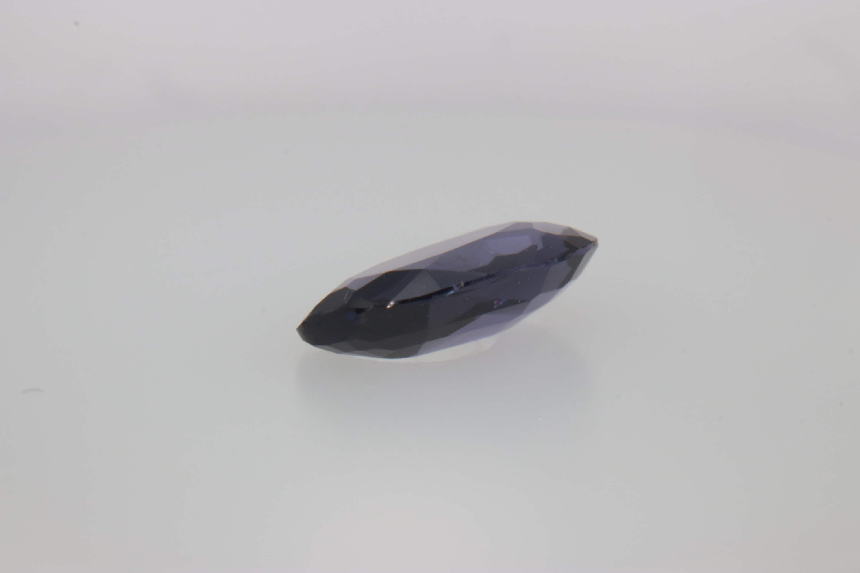 0.9ct Black Spinel VVS Oval Shape (8.1x4.7x2.4 mm) Unheated gemstone from Sri Lanka